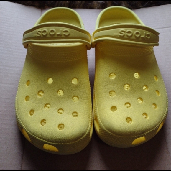 Yellow crock clogs - Picture 2 of 6